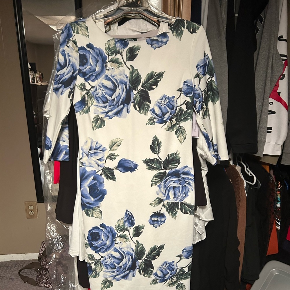 Women’s dress